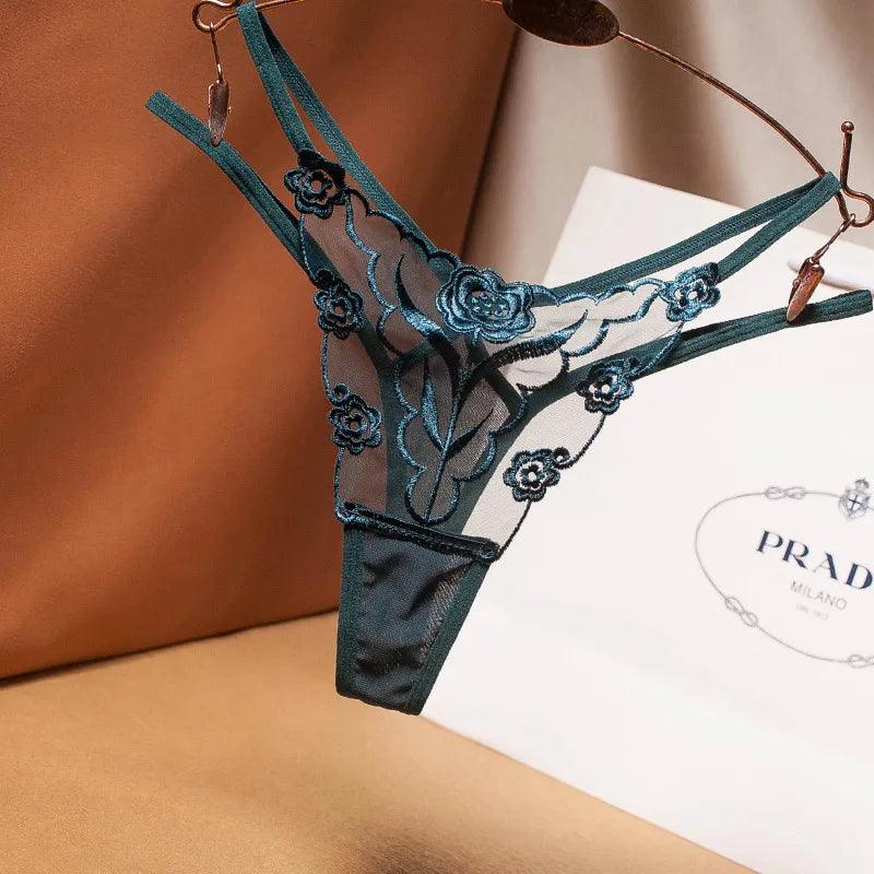 Rose Sheer | Prześwitujące stringi z haftem w róże